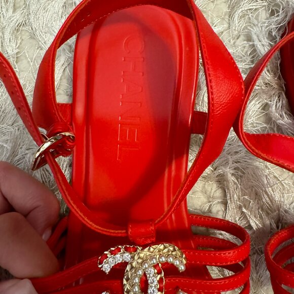 Like New: Chanel 2023 Interlocking CC Logo Sandals - Picture 5 of 7